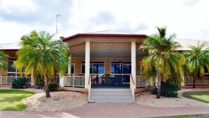 Unclassified image, 3 of 19, button - The Western Heritage Motor Inn (Moranbah)