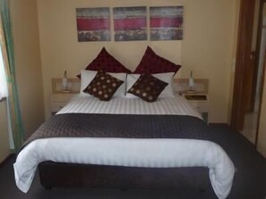 Laptopgeeigneter Arbeitsplatz, Bettwäsche