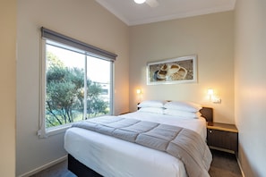 Waterview Villa | 2 bedrooms, iron/ironing board, free WiFi, bed sheets