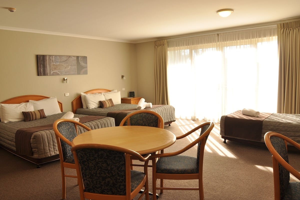 Habitación familiar (Superior) | Ropa de cama de alta calidad y escritorio