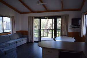 3 Bedroom Waterfront Cabin