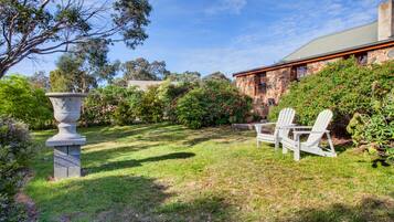 Classic Cottage, 1 Bedroom, Kitchen (Primrose Cottage) | Terrace/patio