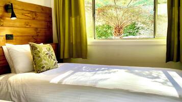 Superior Twin Room, Multiple Beds | Premium bedding, minibar, individually furnished, desk