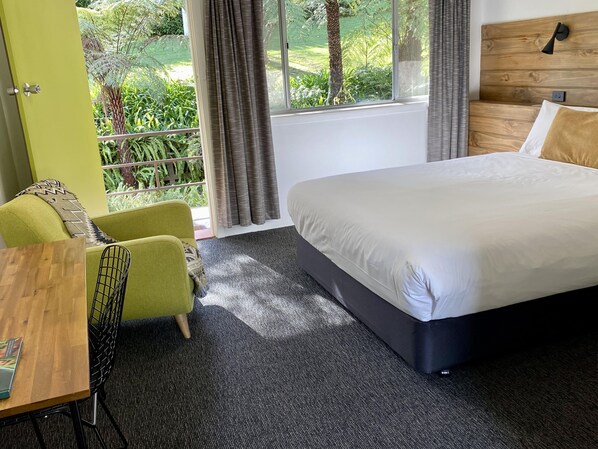 Premium bedding, minibar, individually furnished, desk