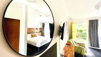 Premium bedding, minibar, individually furnished, desk