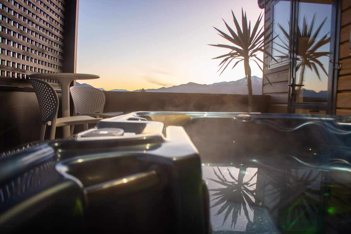 เอ็กเซกคิวทีฟสตูดิโอ, เตียงคิงไซส์ 1 เตียง, ห้องครัวขนาดเล็ก (Executive Spa Pool Suite) | ลานระเบียง/นอกชาน