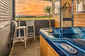 行政开间, 1 张特大床, 简易厨房 (Executive Spa Pool Suite) | 客房景观