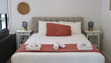 1 habitación, decoración personalizada y muebles diferentes