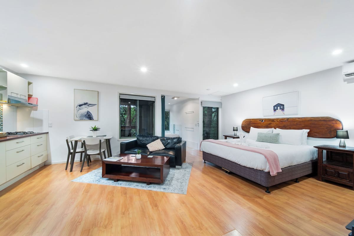 Standard Studio, Non Smoking, Kitchenette (Gum-nut Cottage) | 1 bedroom, individually decorated, individually furnished