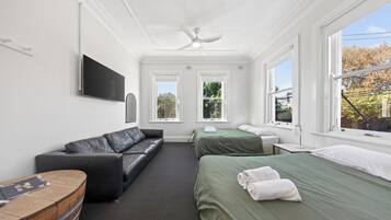 Camera Standard, 2 letti queen, non fumatori, bagno condiviso (Queen & King Single) | Wi-Fi gratuito, lenzuola