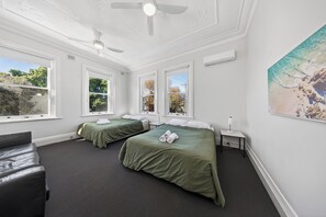 Free WiFi, bed sheets - Oriental Hotel (Cooks Hill)