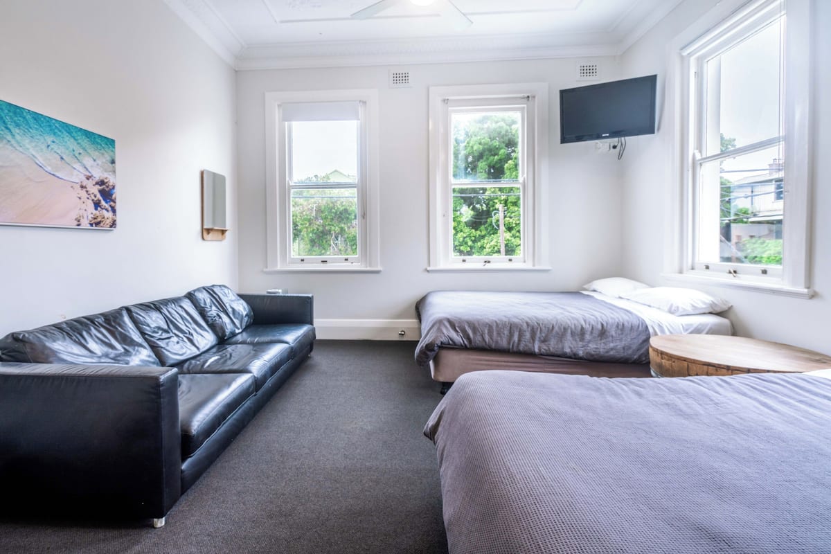 standard room, 2 queen beds, non smoking, shared bathroom (queen & king single) | 1 bedroom, free wifi, bed sheets