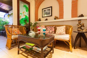 Interior - Karon Sunshine Guesthouse & Bar (Karon)