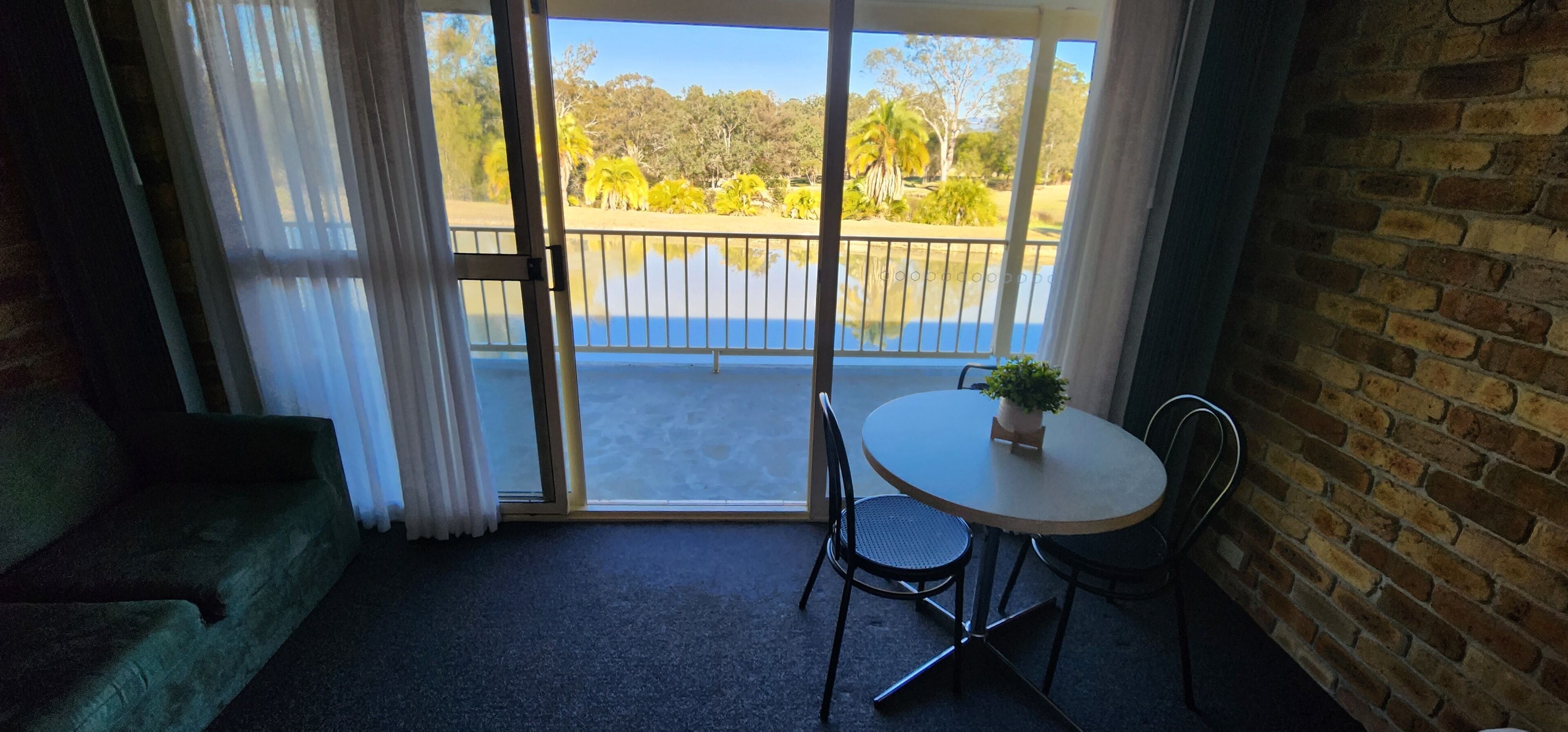 デラックス ルーム (Queen ) | デスク、ノートパソコン用作業スペース、遮光カーテン、防音設備