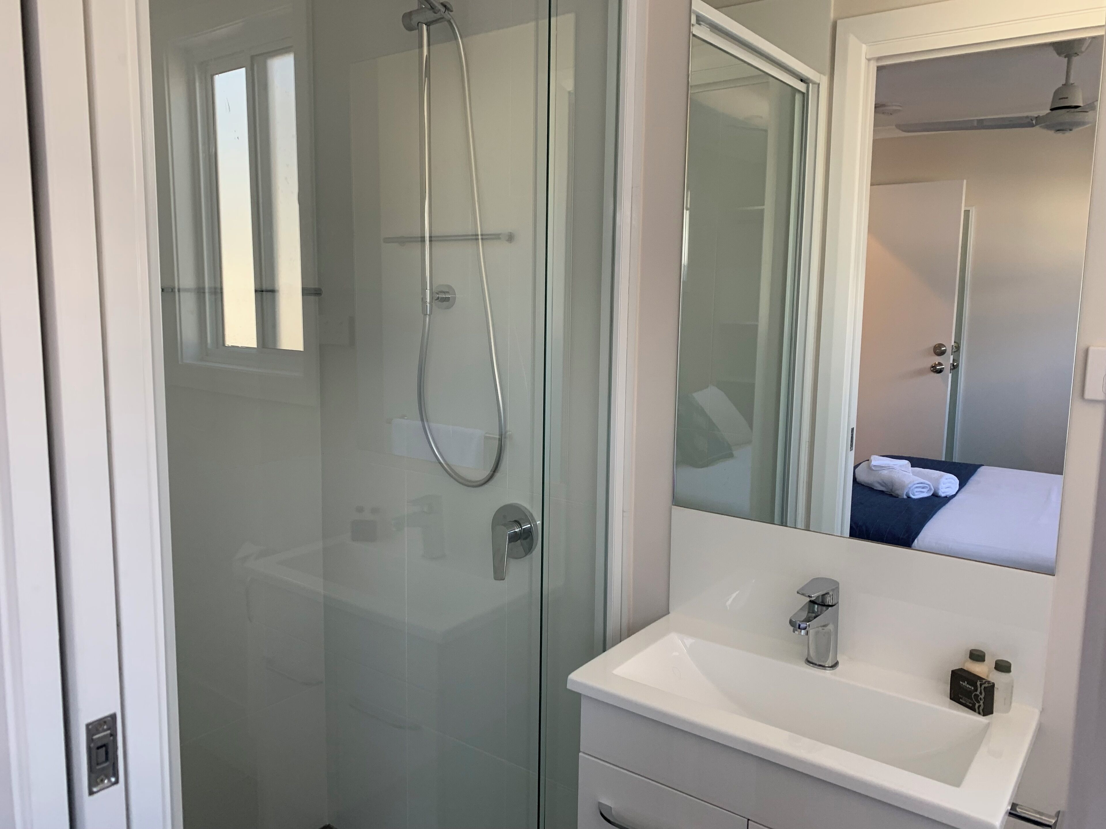 3 bedroom holiday pool villa (no pets) | bathroom