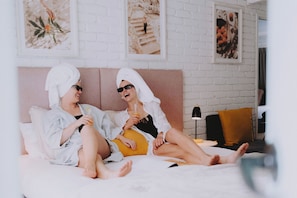 Deluxe-Doppel- oder -Zweibettzimmer, Mehrere Betten, Kochnische
