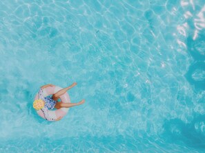 Seasonal outdoor pool, open 8:00 AM to 9:00 PM, pool umbrellas - Mulwala Resort (Mulwala)