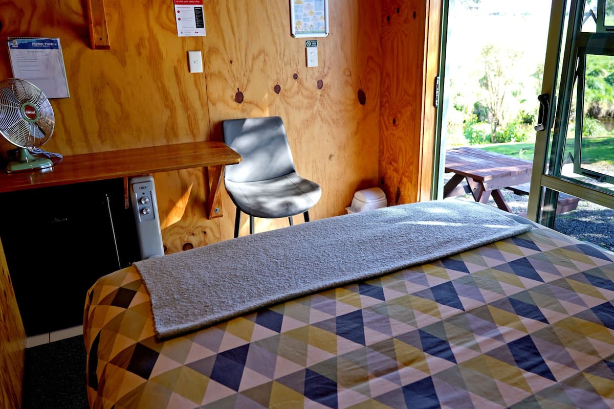 Standard Cabin (Sleeps 2) | 1 habitación, escritorio, cunas y wifi gratis