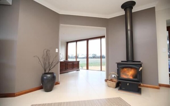 Executive Bungalow, Bell Feild House, 3 Bedrooms | Room amenity - Aurora Cottages (Pomonal)