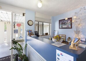 Check-in/check-out kiosk - Raceways Motel (Hamilton)