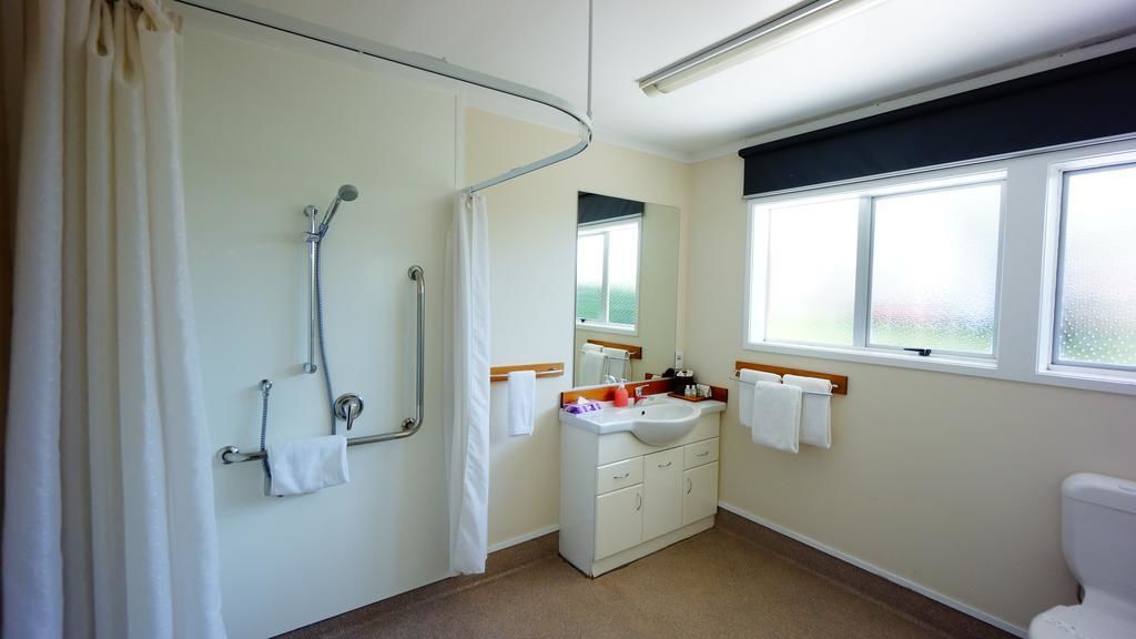 Access Studio Unit | Desk, iron/ironing board, free WiFi