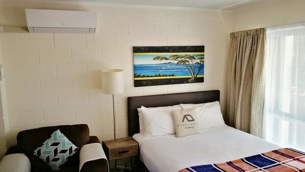 One Bedroom Unit | Desk, iron/ironing board, free WiFi