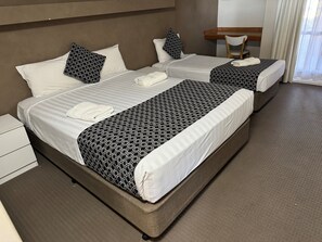 Deluxe Twin Room | Iron/ironing board, free WiFi