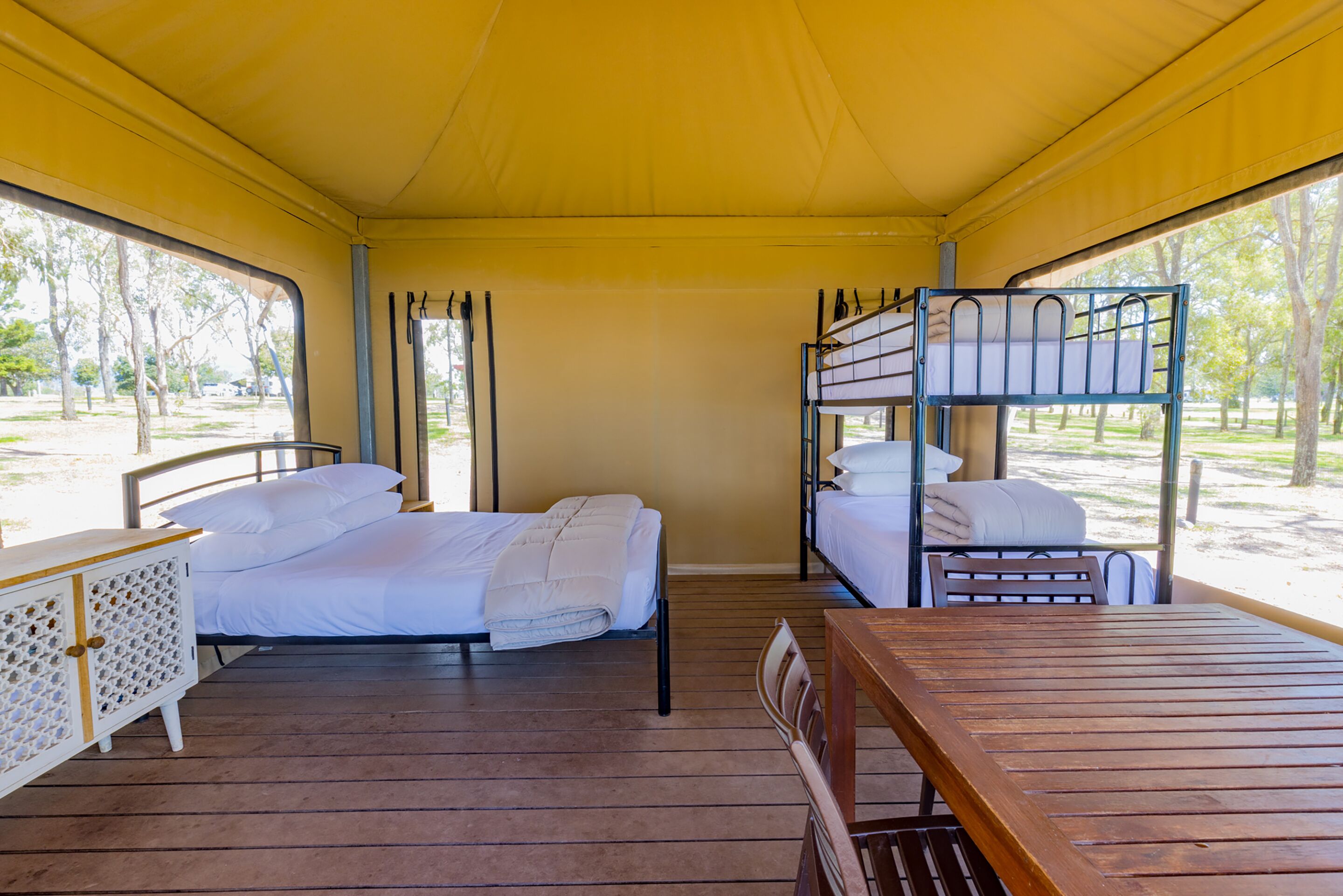 帐篷房, 公共浴室, 湖景 | 床单