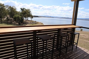 Lakeview Villa | Terrace/patio - NRMA Lake Somerset Holiday Park (Hazeldean)