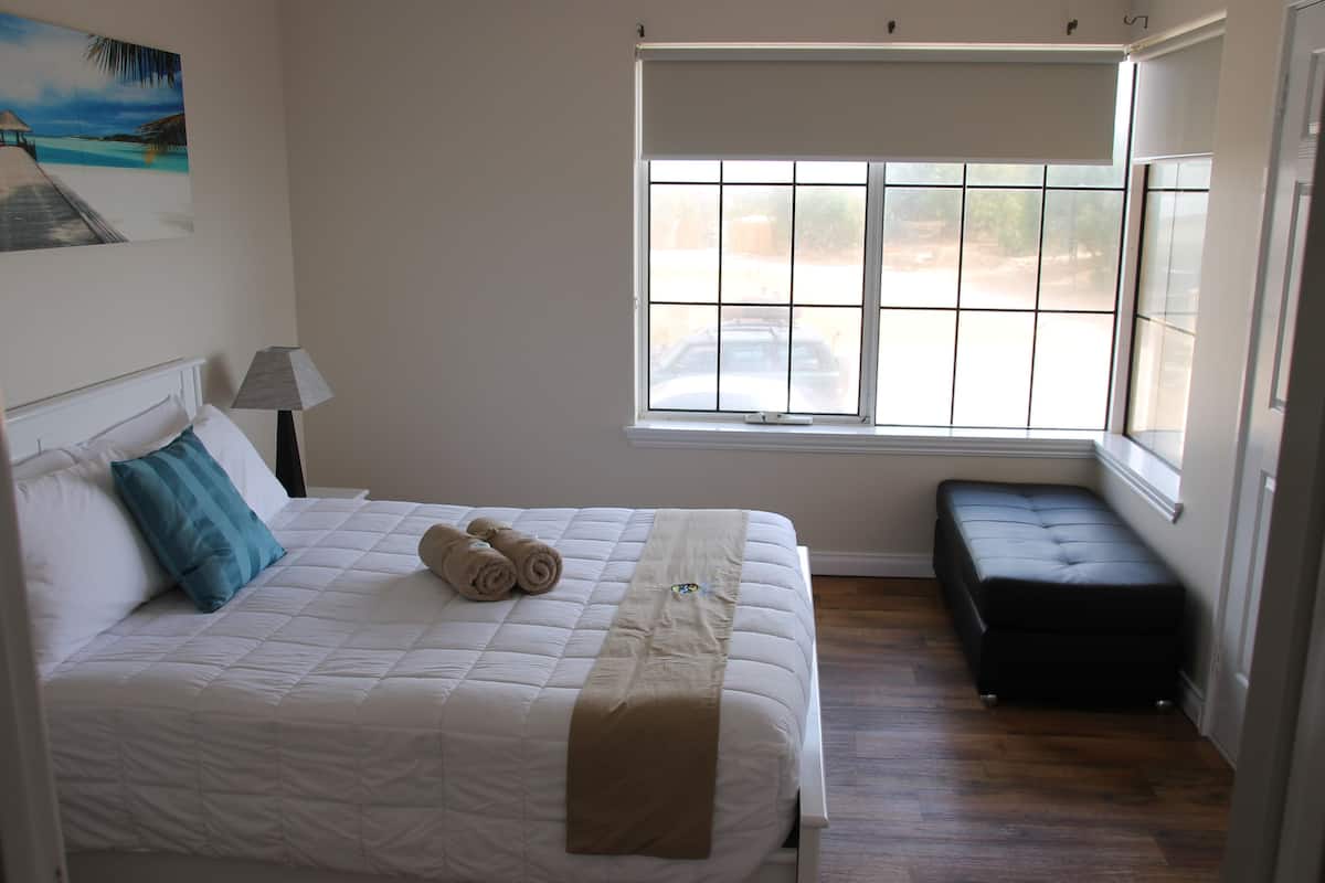 Apartment, 2 Bedrooms, Ocean View (Fully Self Contained) | Premium bedding, pillowtop beds, blackout drapes, soundproofing