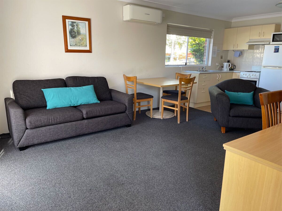 Standard Suite, 2 Bedrooms, Non Smoking, Kitchen | Iron/ironing board, free WiFi, bed sheets