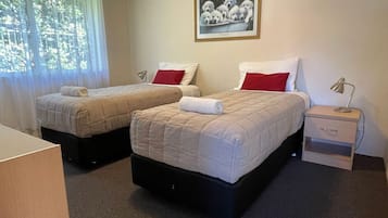 Standard Suite, 2 Bedrooms, Non Smoking, Kitchen