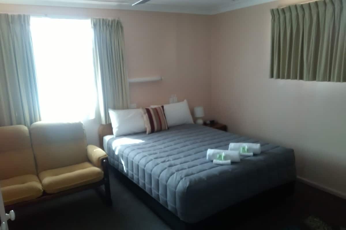 Business kamer, 1 queensize bed | Verduisterende gordijnen, geluiddichte muren
