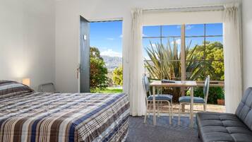Standard Room | Minibar, iron/ironing board, free WiFi, bed sheets