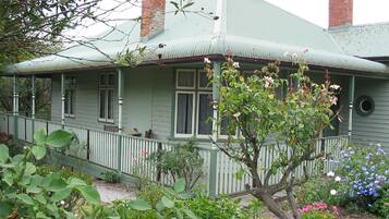 Wallace Homestead | Exterior