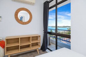 ファミリー ルーム オーシャンビュー | 客室ごとに異なるインテリア、アイロン / アイロン台、WiFi (無料)、ベッドシーツ
