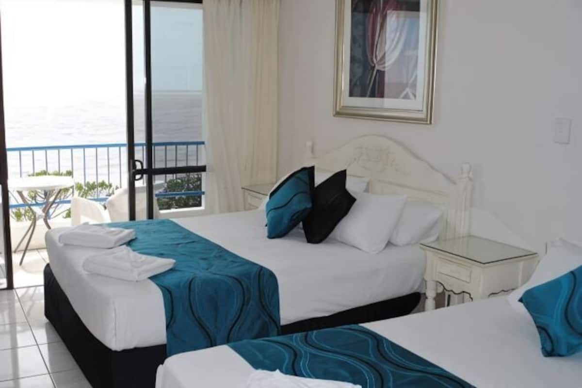 Individually furnished, iron/ironing board, free WiFi, bed sheets