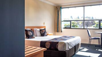 Chambre Standard | Fer et planche à repasser, Wi-Fi gratuit, draps fournis