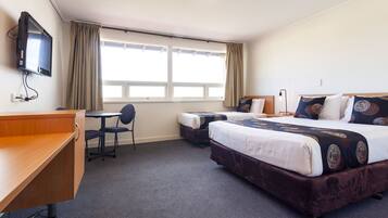 Superior Triple Room | Iron/ironing board, free WiFi, bed sheets