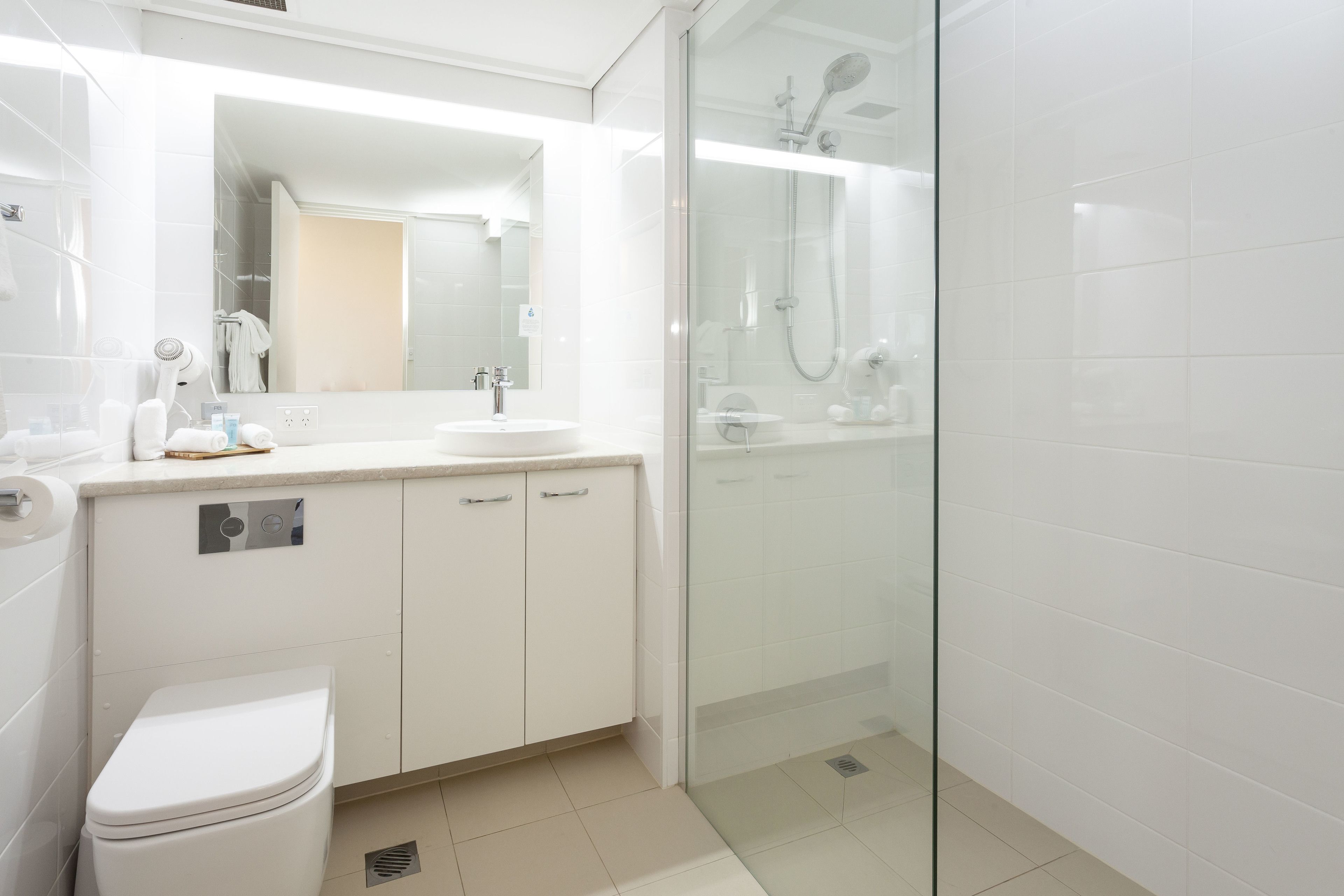 free toiletries, towels