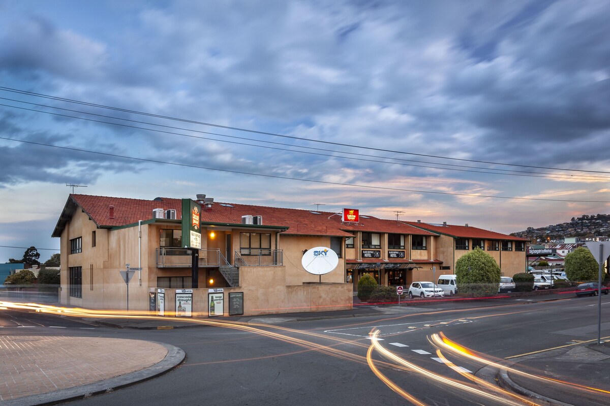 Black Buffalo Hotel