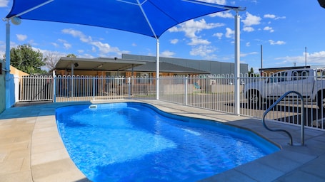 Outdoor pool. Gunnedah Motor Inn