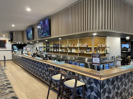 Bar (in der Unterkunft)