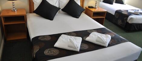 Family Room | Desk, free WiFi, bed sheets, wheelchair access