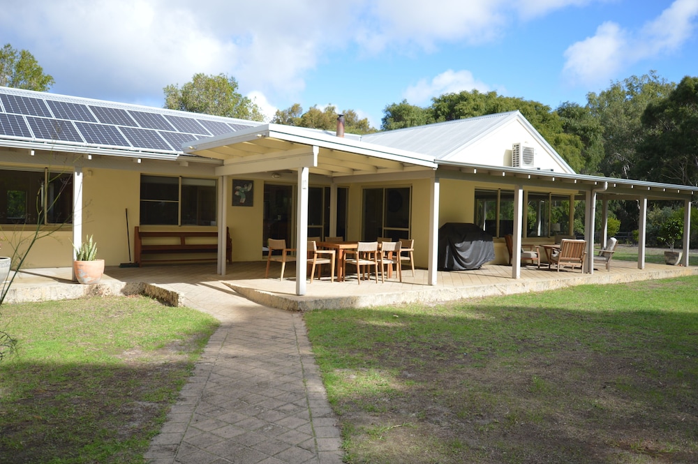 Acacia Chalets | Margaret River by null