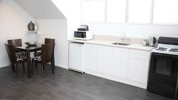 Apartment, 1 Schlafzimmer | Eigene Küche | Kühlschrank, Mikrowelle, Kochgeschirr/Geschirr/Besteck