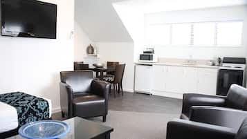 One Bedroom Spa Apartment | Living area