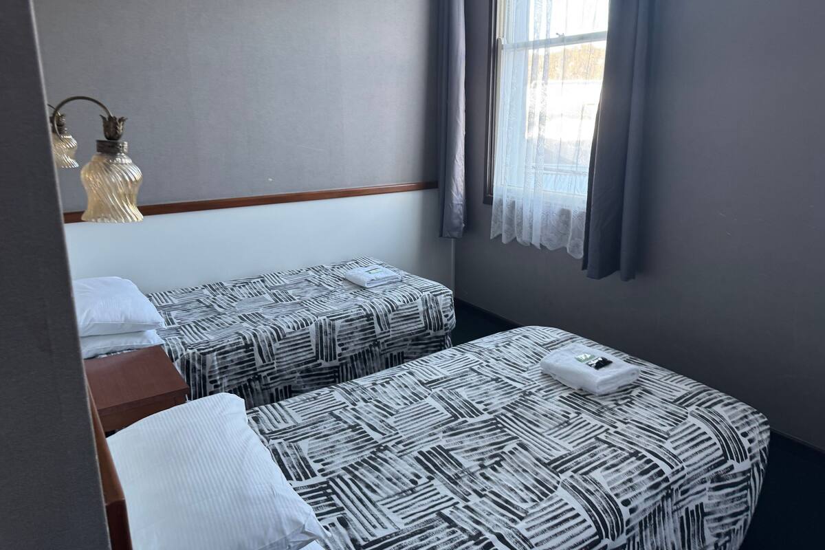 Standard Twin Room, 2 Twin Beds, Ensuite | Iron/ironing board (on request), WiFi (free), individually decorated