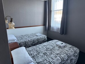 Standard Twin Room, 2 Twin Beds, Ensuite | Individually decorated, individually furnished, iron/ironing board - Grand Hotel, Whangarei (Whangarei)