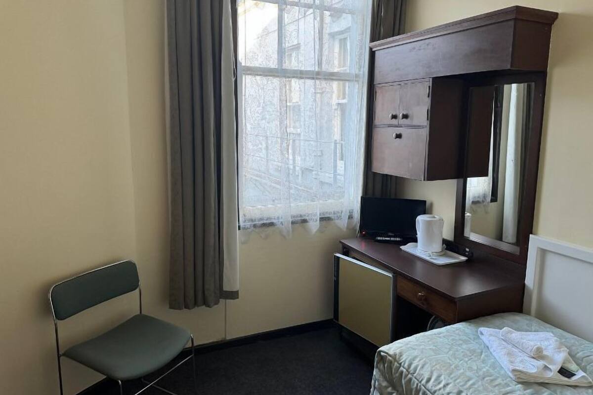 Standard Single Room, 1 Twin Bed, Ensuite | Iron/ironing board (on request), WiFi (free), individually decorated